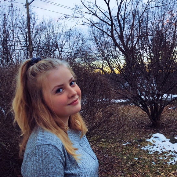 Meet your Posher, Elli - Picture 1 of 1